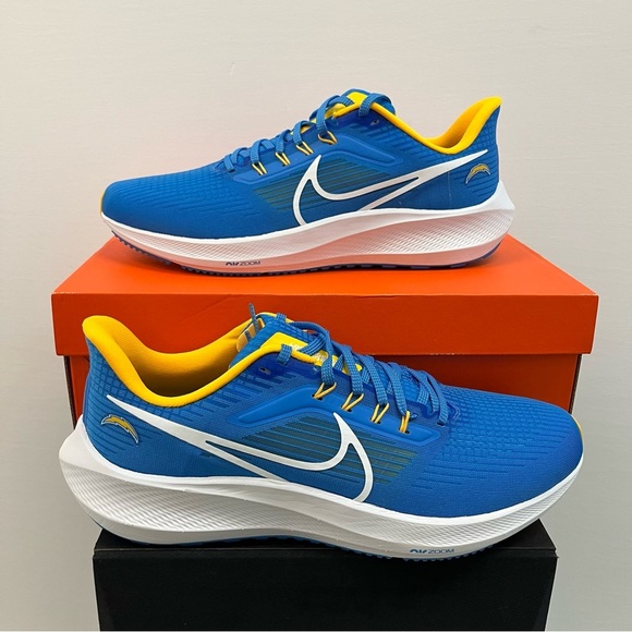 NIKE LA Chargers Zoom Pegasus 39 runners | powder blue 11.5 MSRP $130 DR2050-400 main image 6